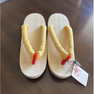 Japanese Geta Sandals Kiri Wood Yellow Hanao NWT Yukata Kimono Unisex